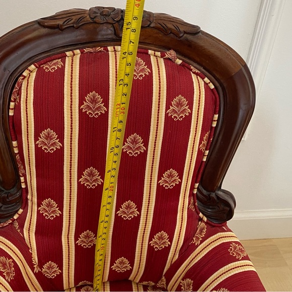 Vintage Reproduction of a Queen Anne Wood with Gold Wine Fabric Chair for Dolls - Picture 6 of 11